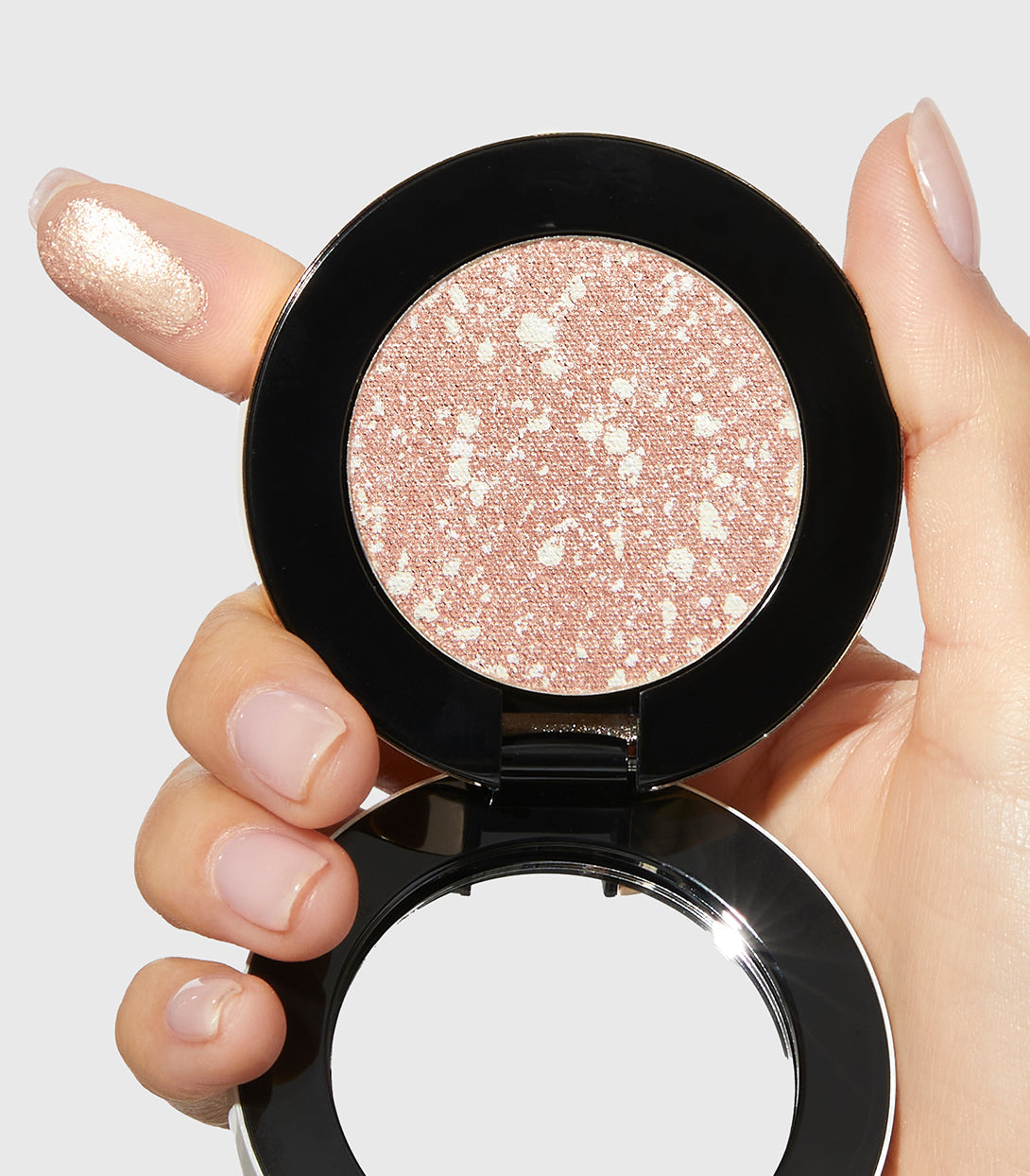 Create Stunning Looks! Multi-Chromatic Eyeshadow for Instant Radiance 111